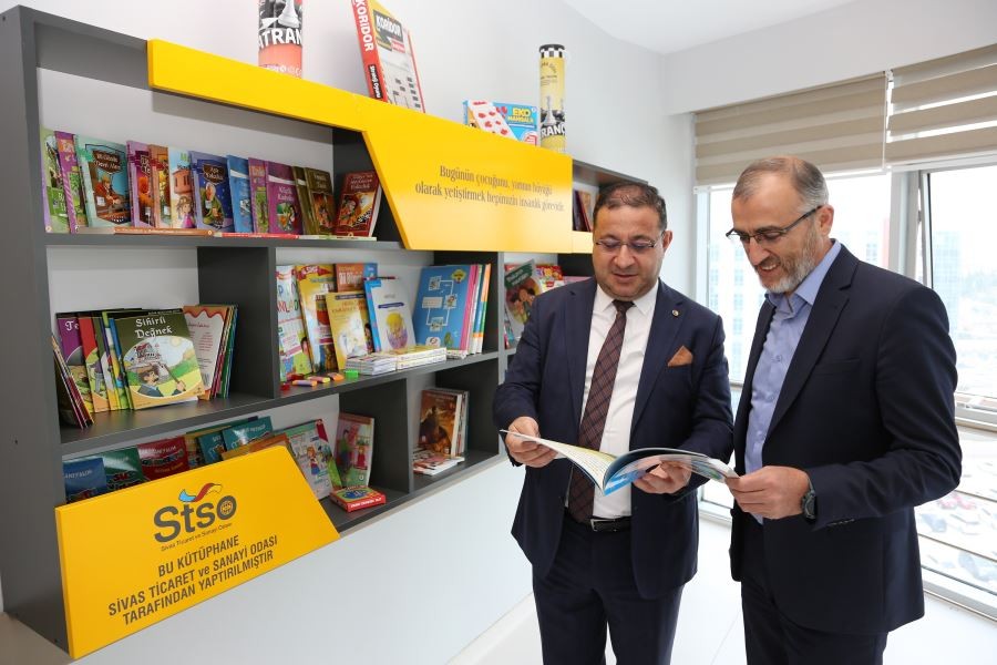 Hastanede yatan minikler için kütüphane yapıldı