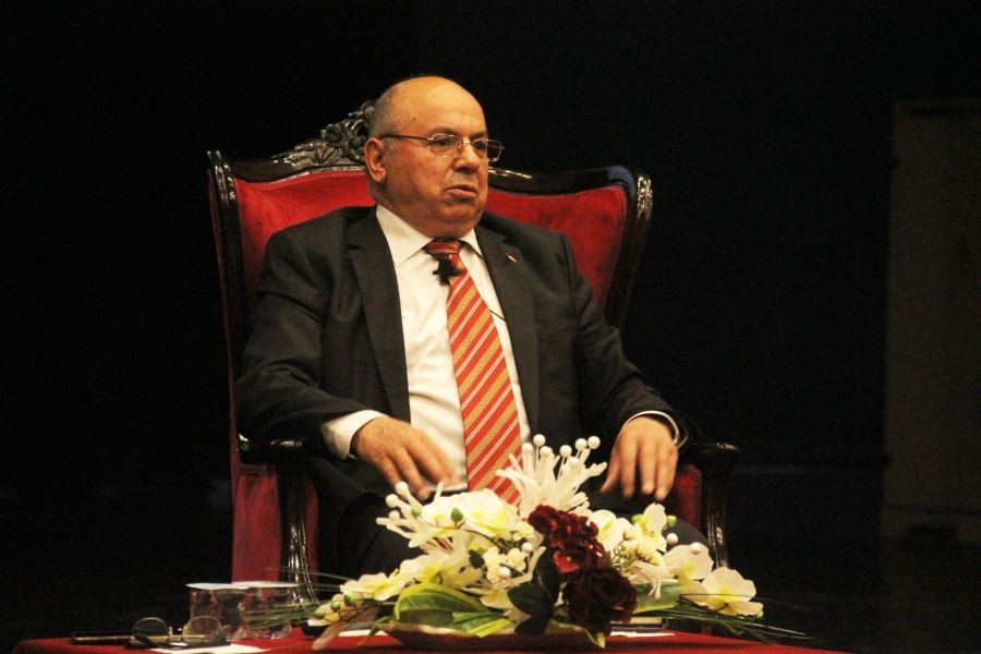 Darbe girişiminin seyrini değiştiren vali Sivas’ta konuştu