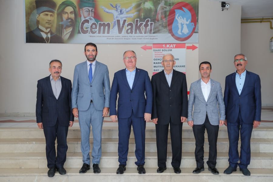 Bölüşürsek tok, bölünürsek yok oluruz
