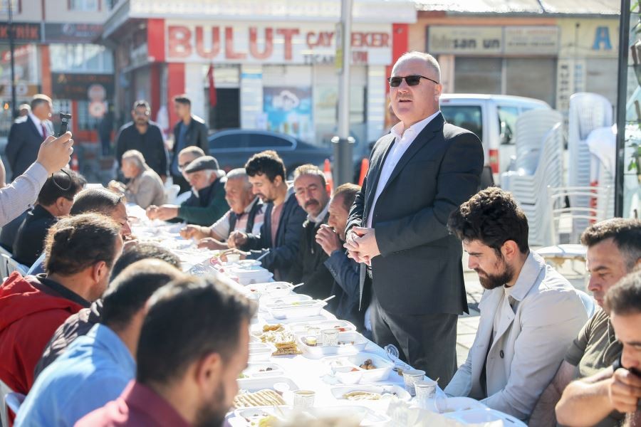 Esnafla buluştular