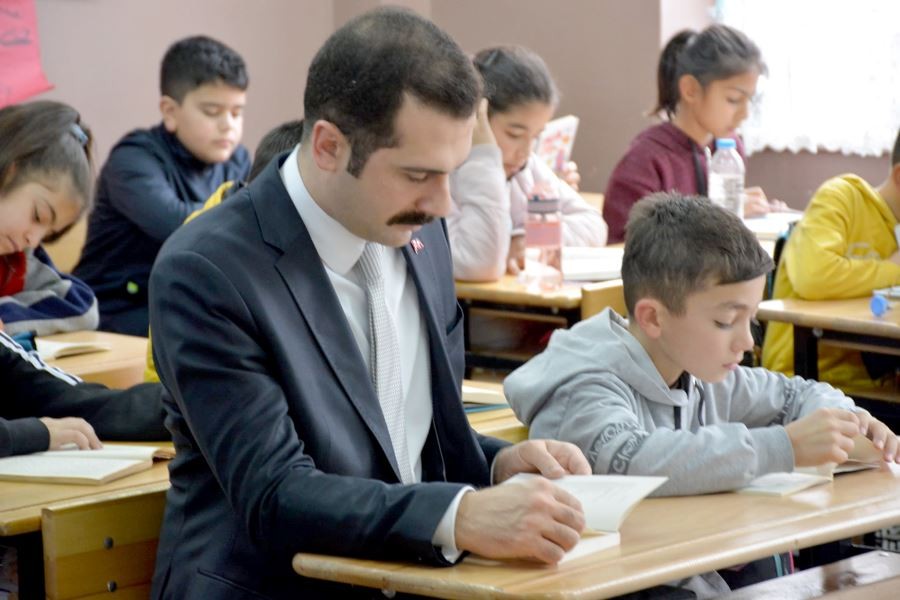 Sultan Şehir Okuyor