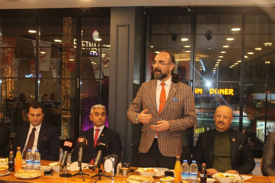 İŞ İNSANI MEHMET ERDEM TOKUŞ TOKATLI BÜROKRATLARI BULUŞTURDU 