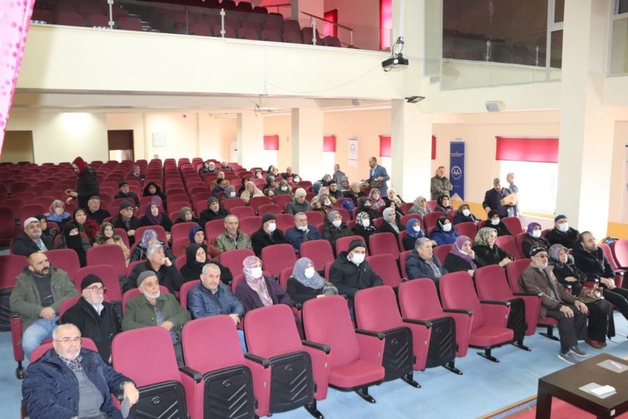 Umrecilere seminer verildi 