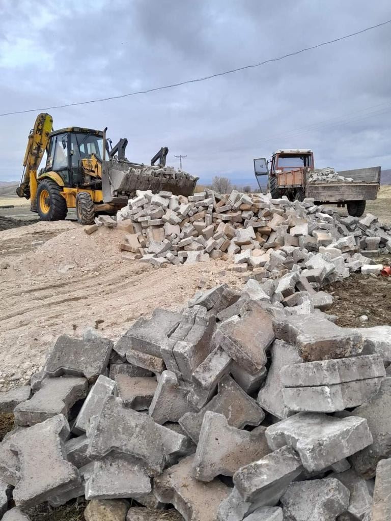 Koyulhisar’a 5 bin metrekare parke taşı