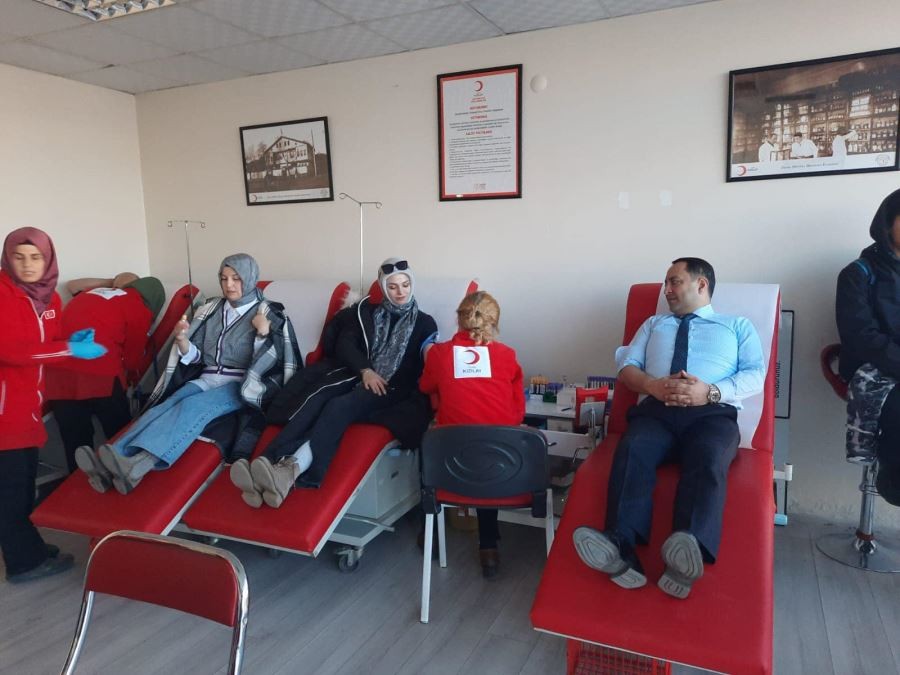 Eczacılardan örnek davranış 