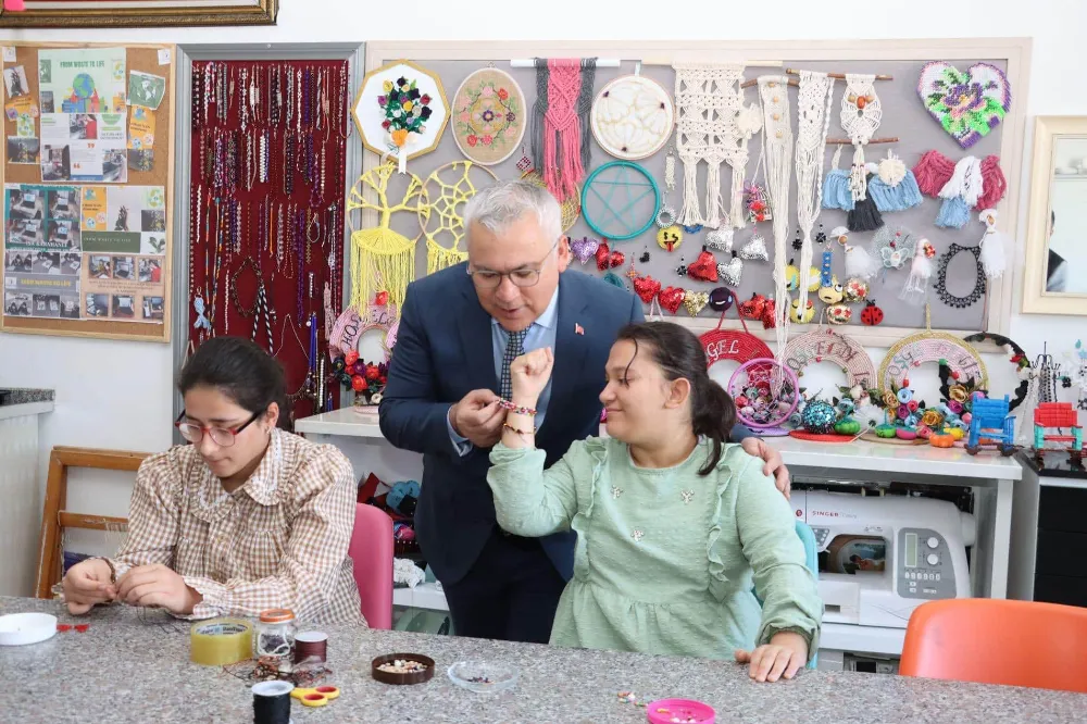   Şimşek okul ziyaretlerine devam ediyor 