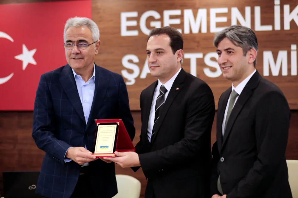 ÖZDEMİR, AKSA DOĞALGAZ İLE YETKİLİ DOĞALGAZ FİRMALARINI BİR ARAYA GETİRDİ.