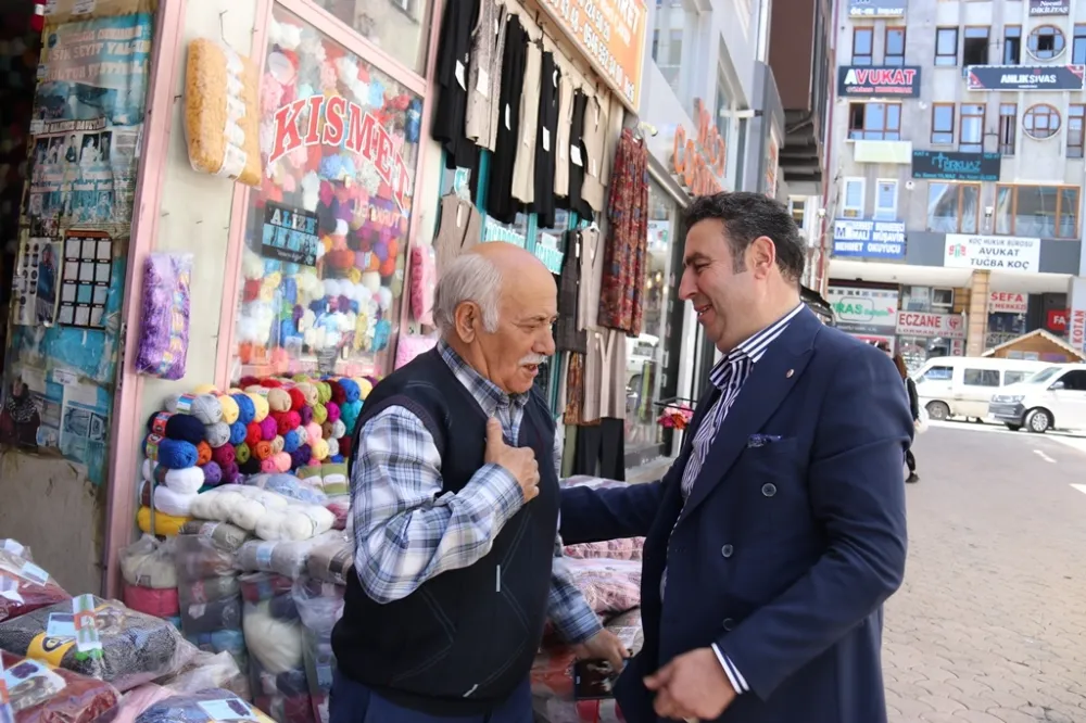 5 bin lira ikramiye çalışan emeklilere de verilmeli 