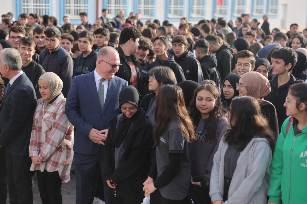 Belediye okulların eksiklerini gideriyor 