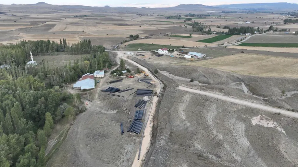 GÜLBAHÇE SULAMASINDA ÇALIŞMALAR DEVAM EDİYOR