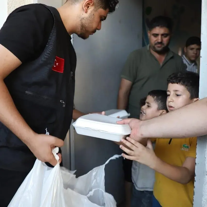  ‘Cansuyu’ Filistin’e bombalar altında yardımları sürdürüyor…