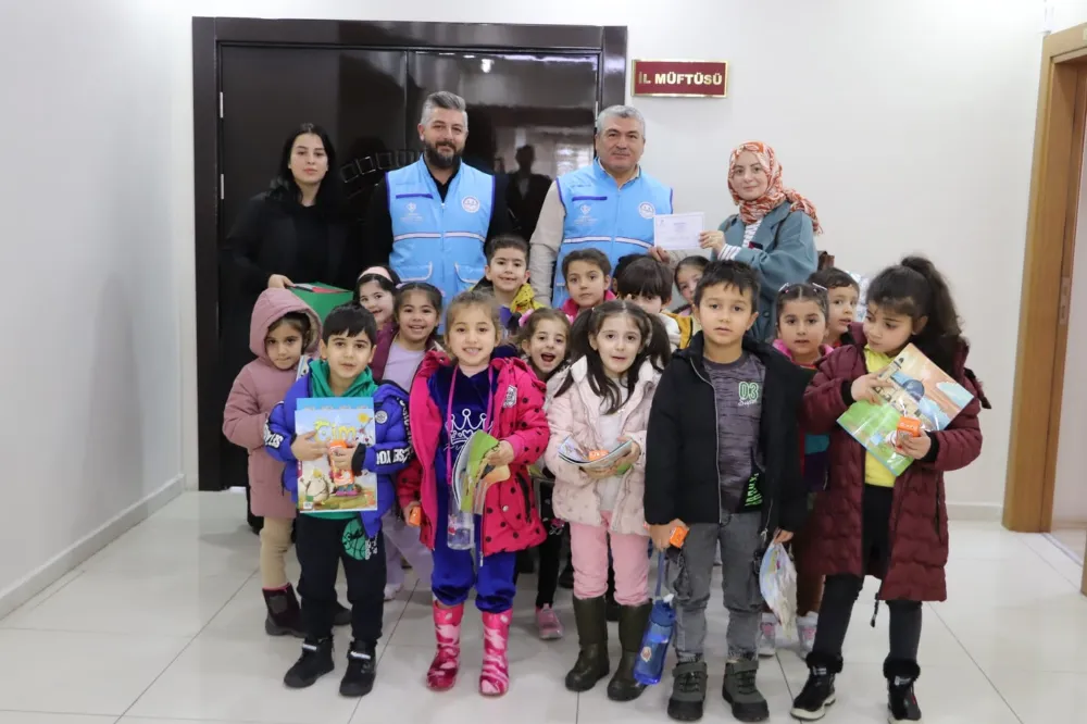Küçüklerden örnek davranış 