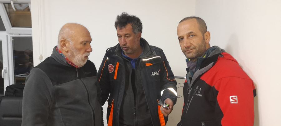 SADAK; DEPREM BÖLGESİNDE YARALARI SARIYOR