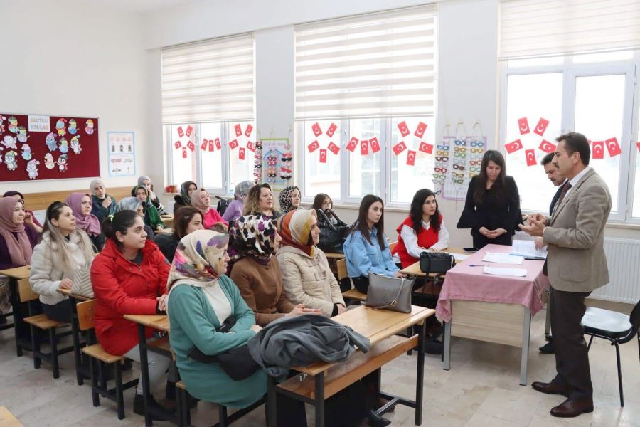 Zümre başkanlarıyla   bir araya geldi 