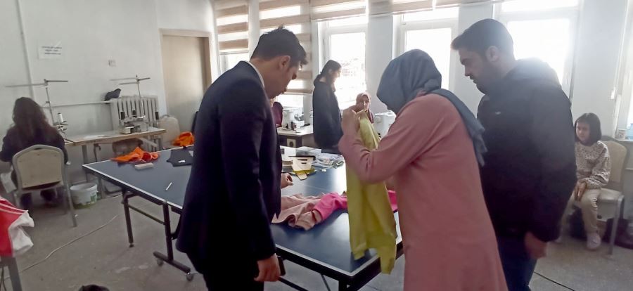 Depremzede çocuklar için üretiyorlar 