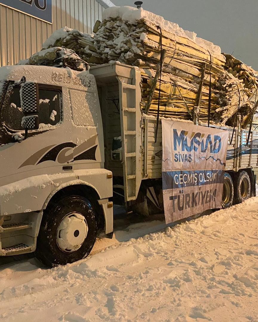 MÜSİAD’dan afet bölgesine yardım