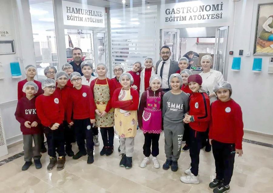 Öğrencilerden Turizm Fakültesine ziyaret