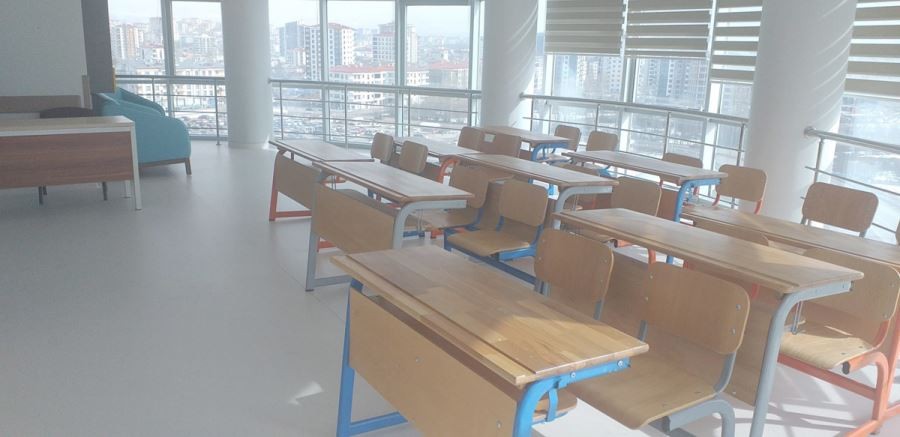 Afetzede öğrenciler için servislerde sınıf oluşturuldu 
