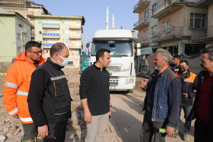 Algın, ekipleri koordine ediyor 