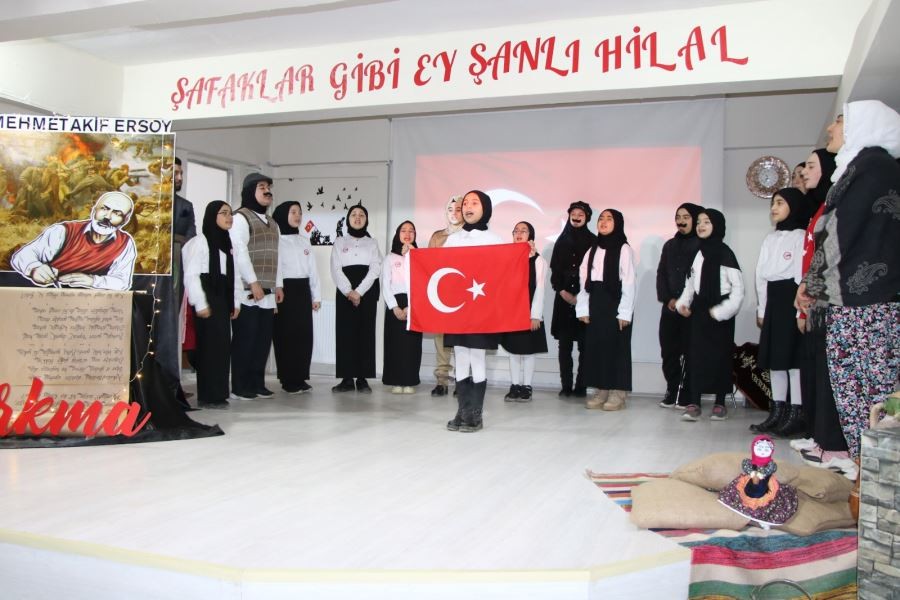 Milli şair Yıldızeli’nde anıldı 
