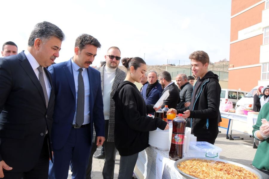 AFAD için kermes düzenlediler 