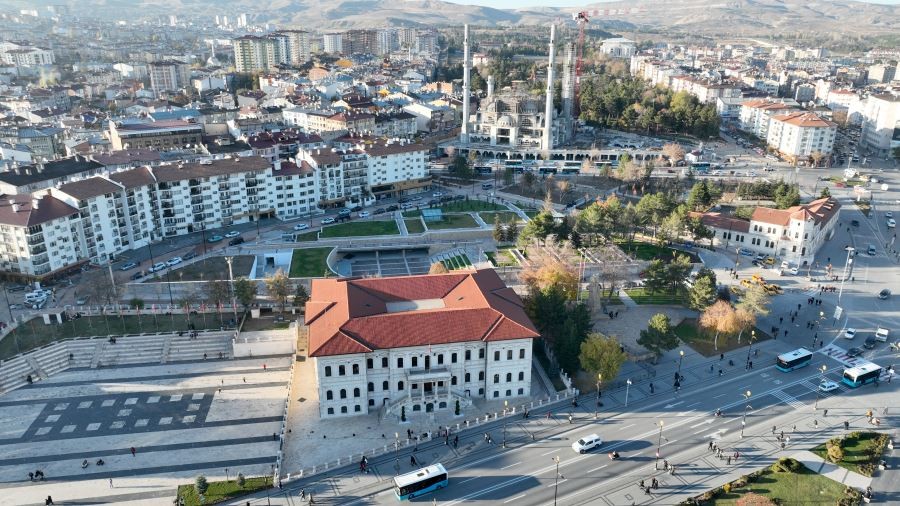 SEÇMEN YENİ   YÜZLER İSTİYOR 