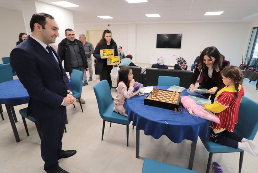 Depremzedeleri ziyaret ettiler 