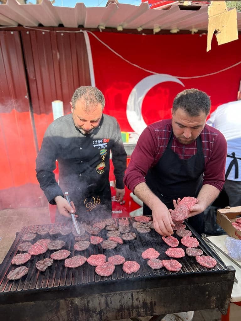 Depremzedelere Sivas köftesi 