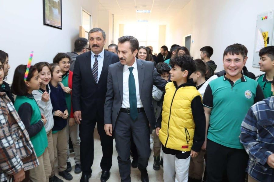 Aslan’dan 3 okul ziyareti 