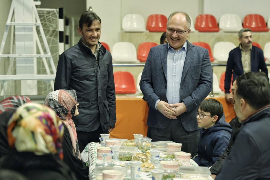 Sivas Belediyesi’nden iftar 