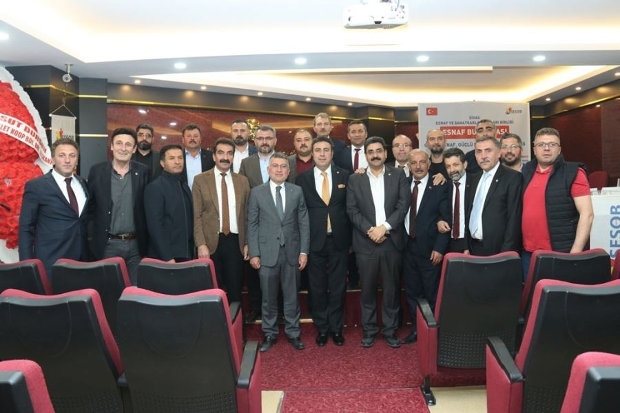   AK Parti adayları esnaf temsilcileriyle buluştu 