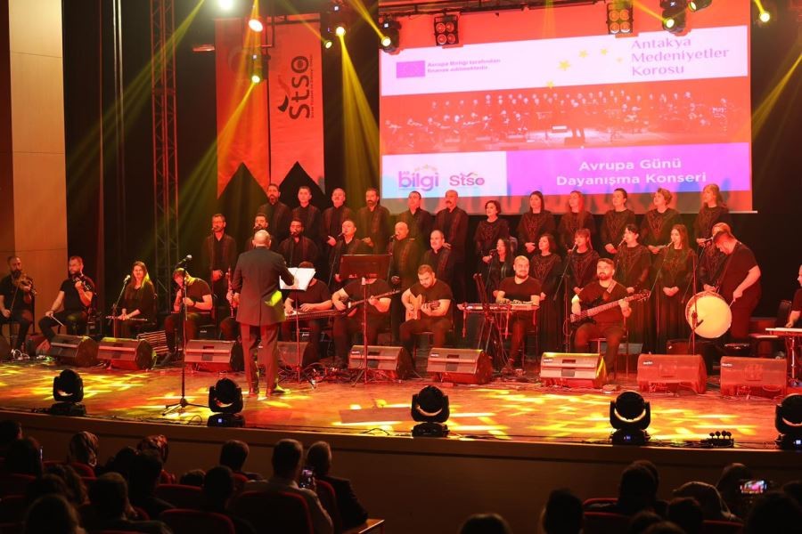 Antakya Medeniyetler Korosu konser verdi