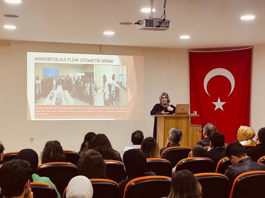 SCÜ’de konferans 