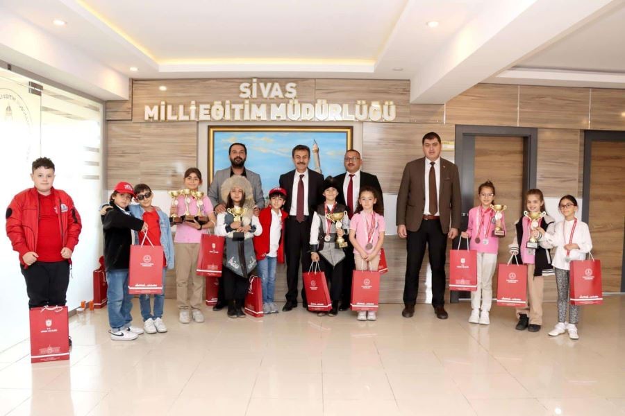 İlkokul öğrencileri derece elde etti