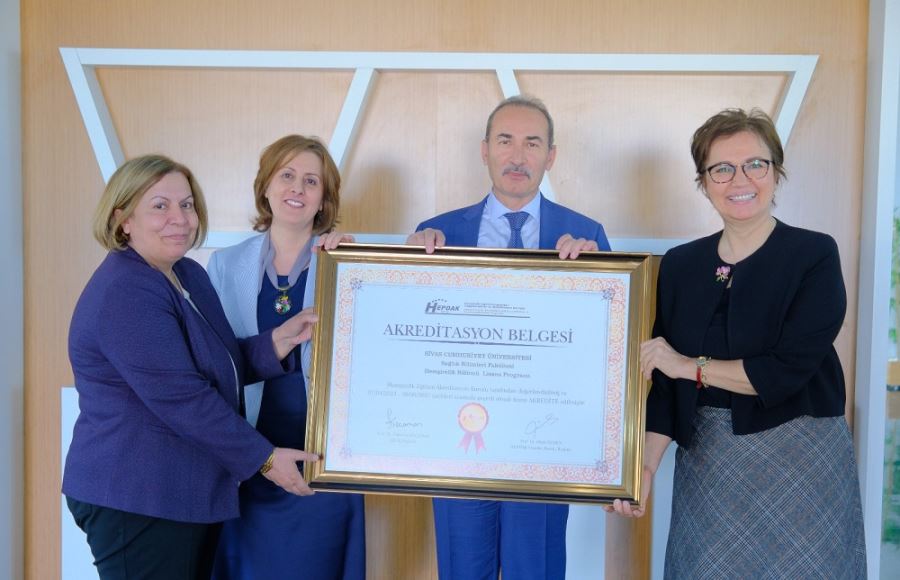 Hemşirelik Bölümünde akredite mutluluğu