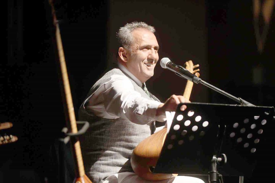 Veysel Sivas’ta türkülerle anıldı