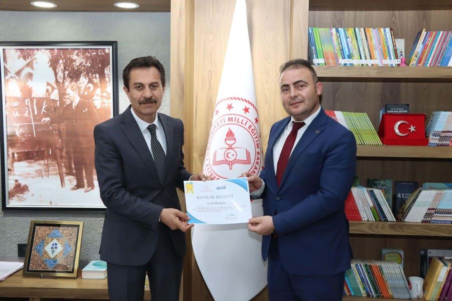 Yarışmaya katılan müdürlere katılım belgesi 