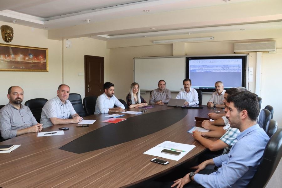 Müdürlerle bir araya geldi 