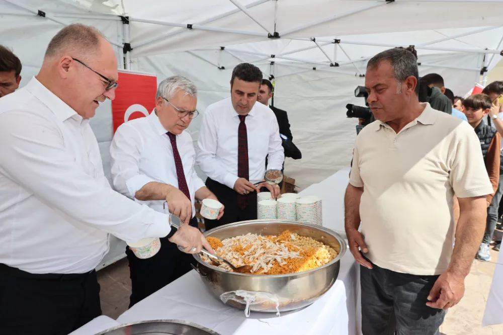 SESOB pilav dağıttı 