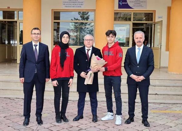 Şimşek, öğrencilerle buluştu 