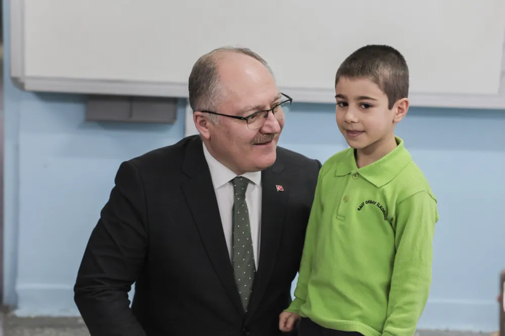 Bilgin, minik öğrenciyi kırmadı