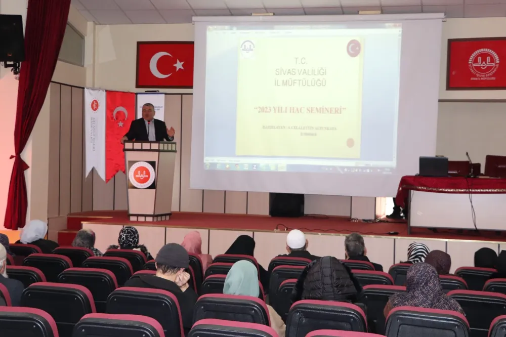 Umre yolcularına seminer verildi