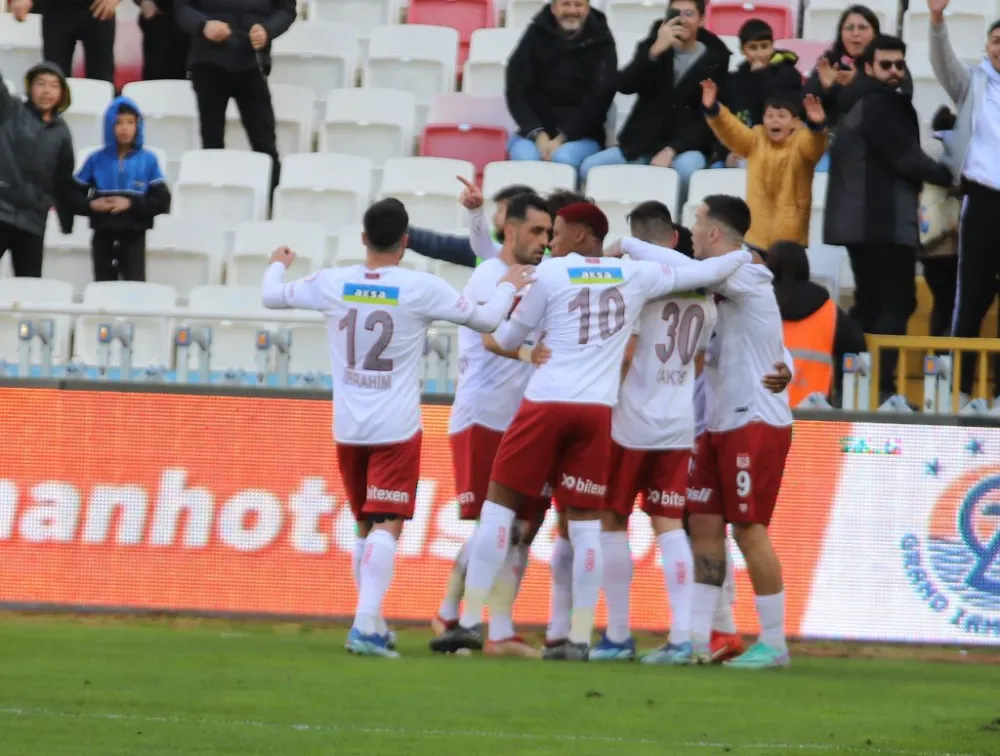 Sivasspor   dolu dizgin 