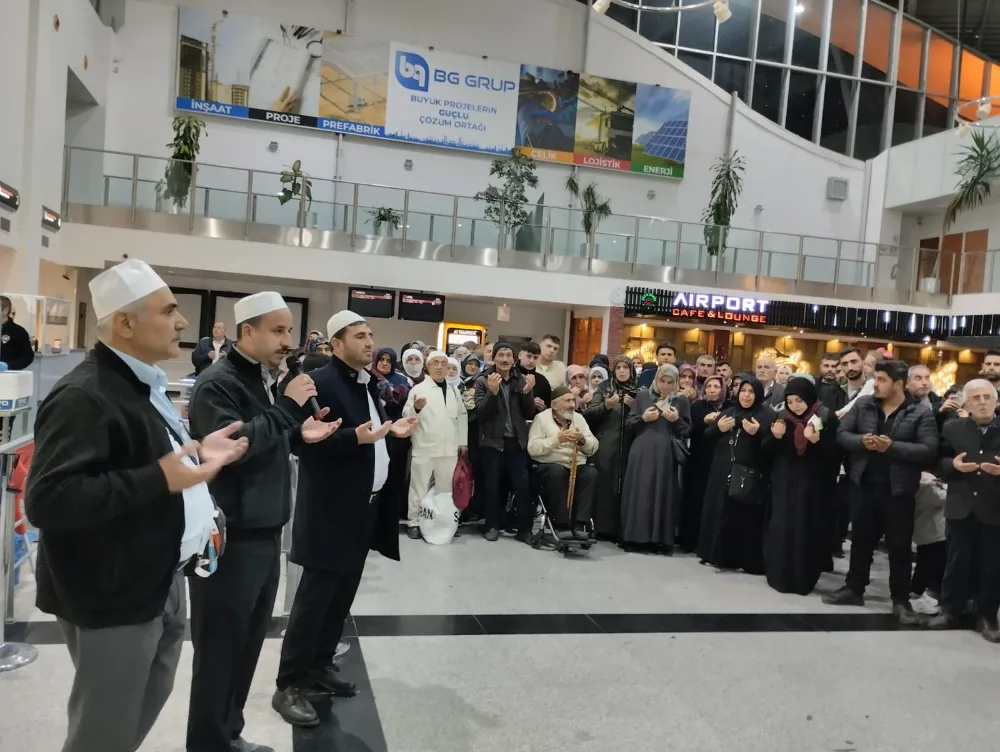 Kutsal Topraklara Dualarla Uğurlandılar 