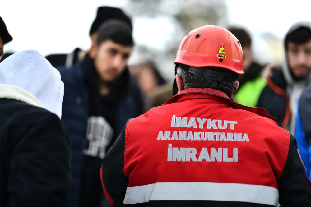 Deprem tatbikatı gerçeğini aratmadı