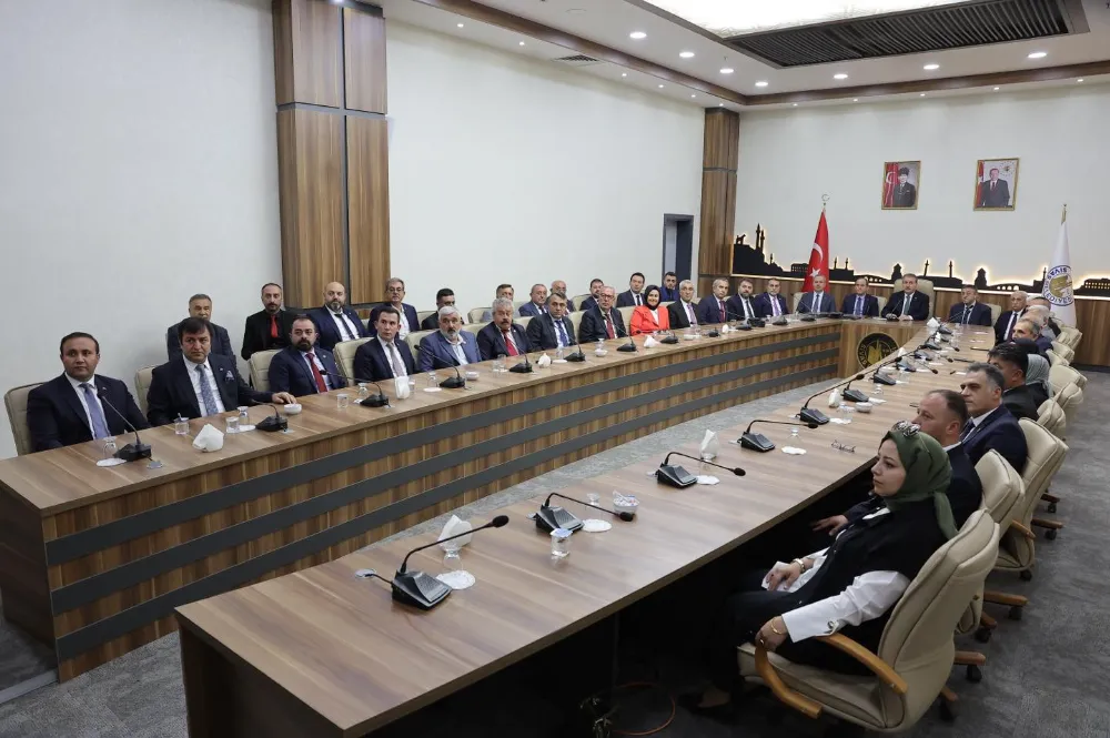 Meclis üyelerine başarılar diledi