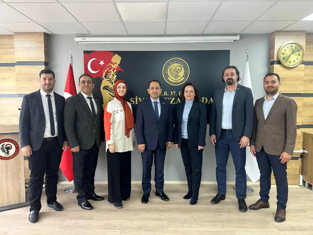 Eczacılar AVM’de Sivaslıları bilgilendirdi 