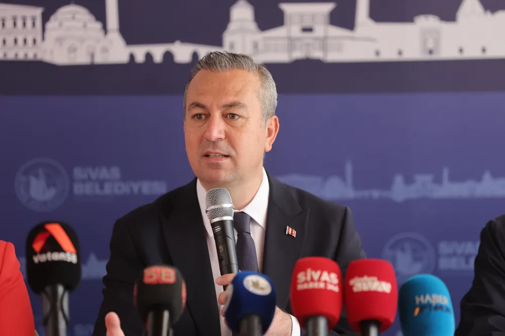 BAŞKAN UZUN BASIN MENSUPLARIYLA BİR ARAYA GELDİ…