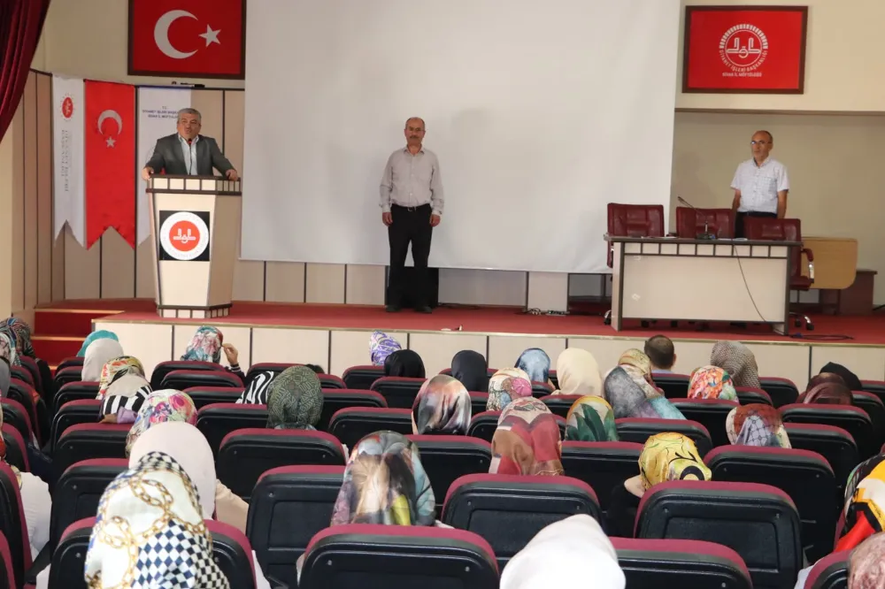 Kur’an kursu öğreticileriyle buluştu 