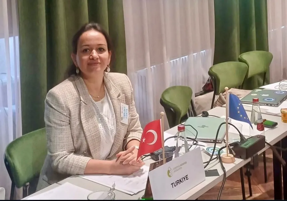 Doç. Dr. Zeliha Burcu Yurtsal, Avrupa Ebeler Derneği Toplantısında Türkiye’yi Temsil Etti